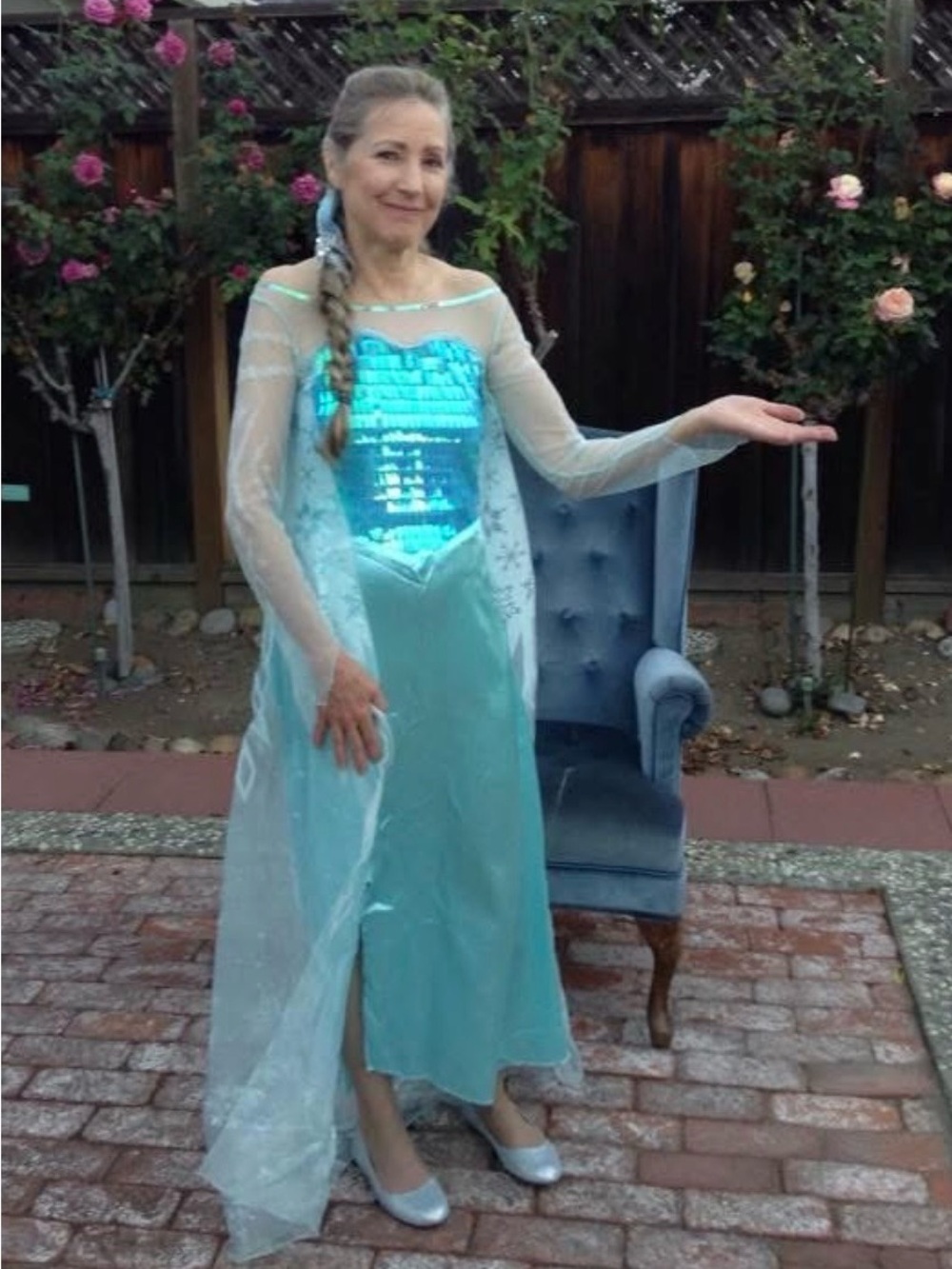 Women’s Disney Frozen Elsa Costume - Picture 13 of 13